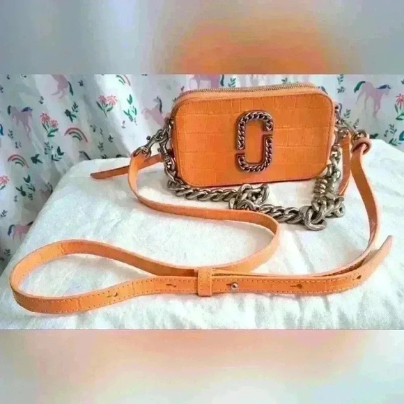 Marc Jacobs Handbags - EUC Marc Jacobs The Snapshot Salmon Croc Casual Boho Crossbody Purse Bag